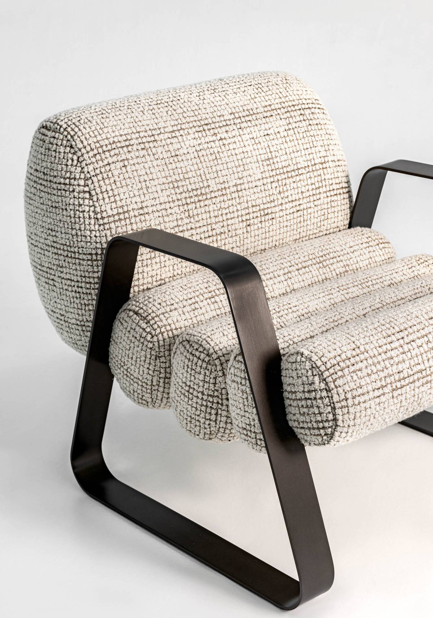 Hessentia-Dool_armchair_08_extra