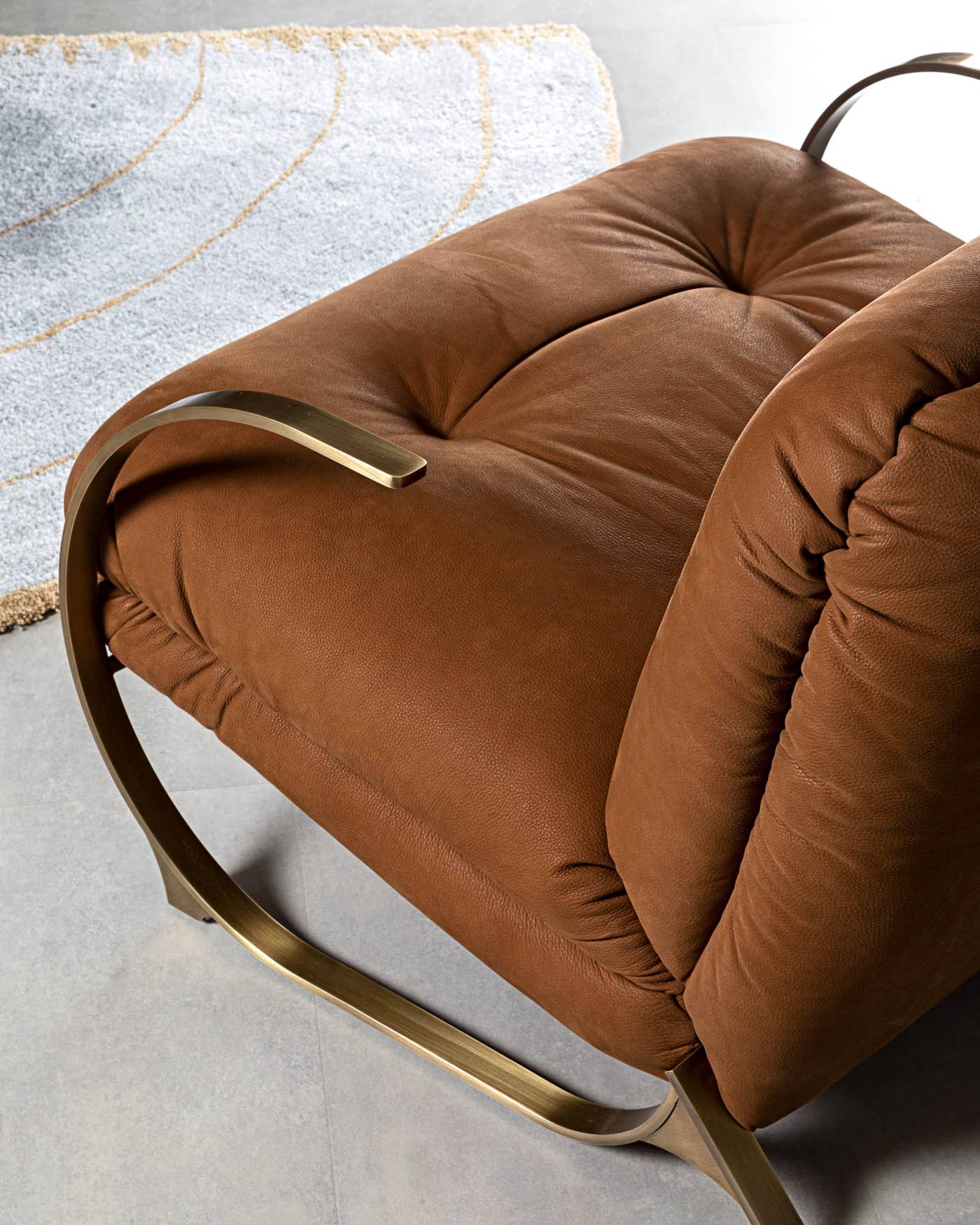 Hessentia-Lulu_armchair_03