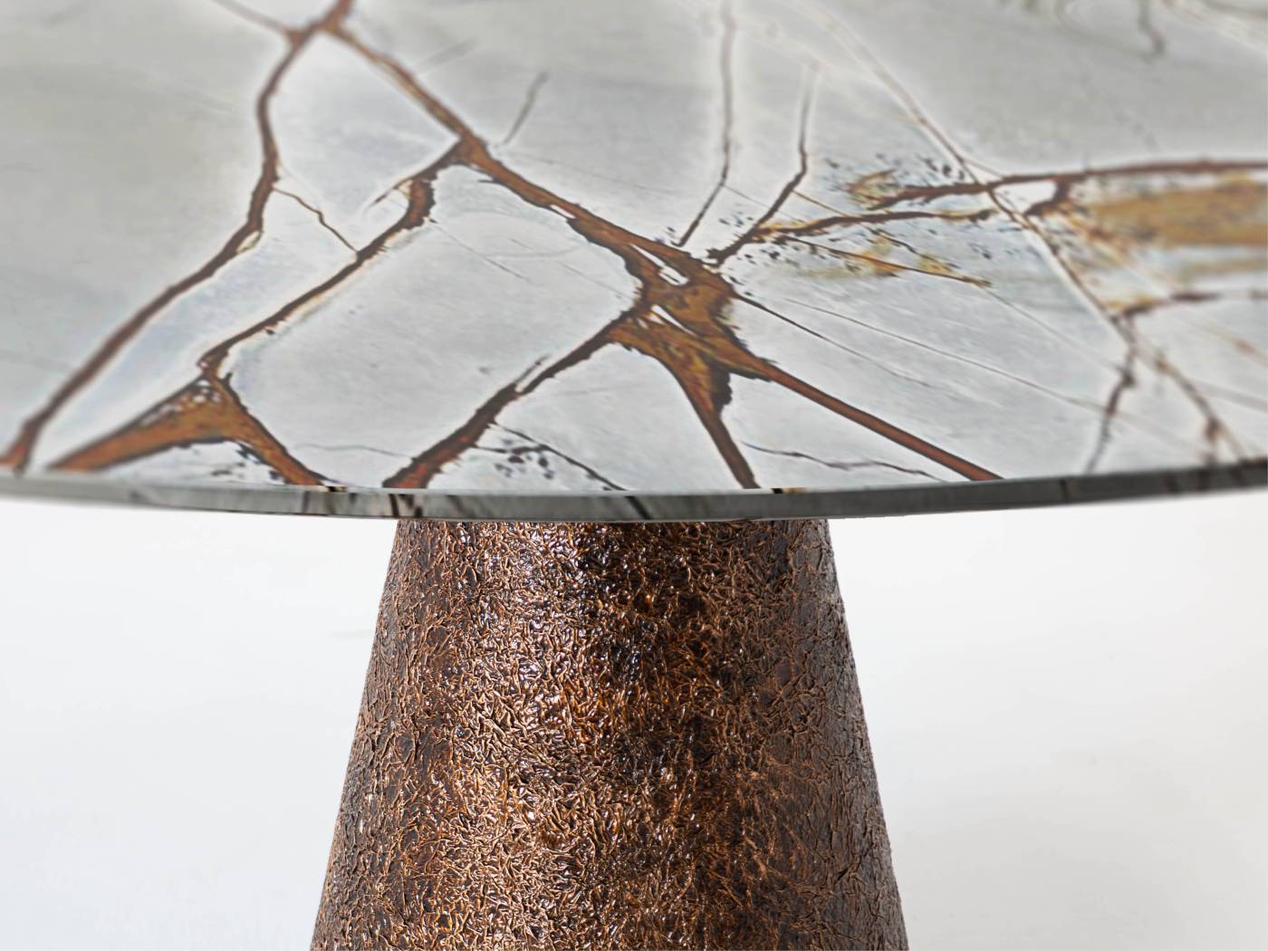 Cheope-marble-contemporary-dining-round-table-made-in-italy-Hessentia