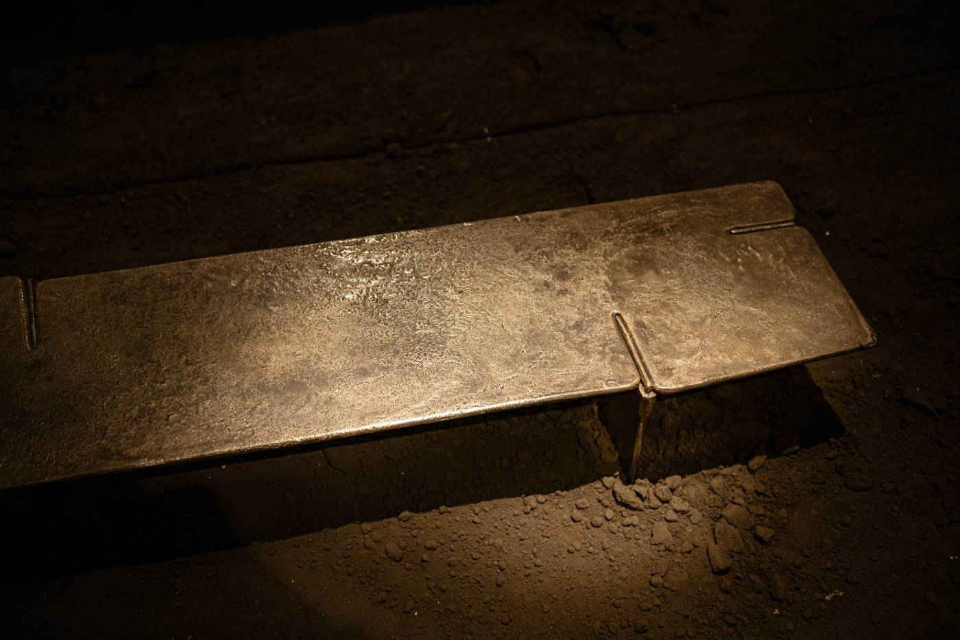 Hessentia-news-san-cast-bronze-milano-design-week-2023_2