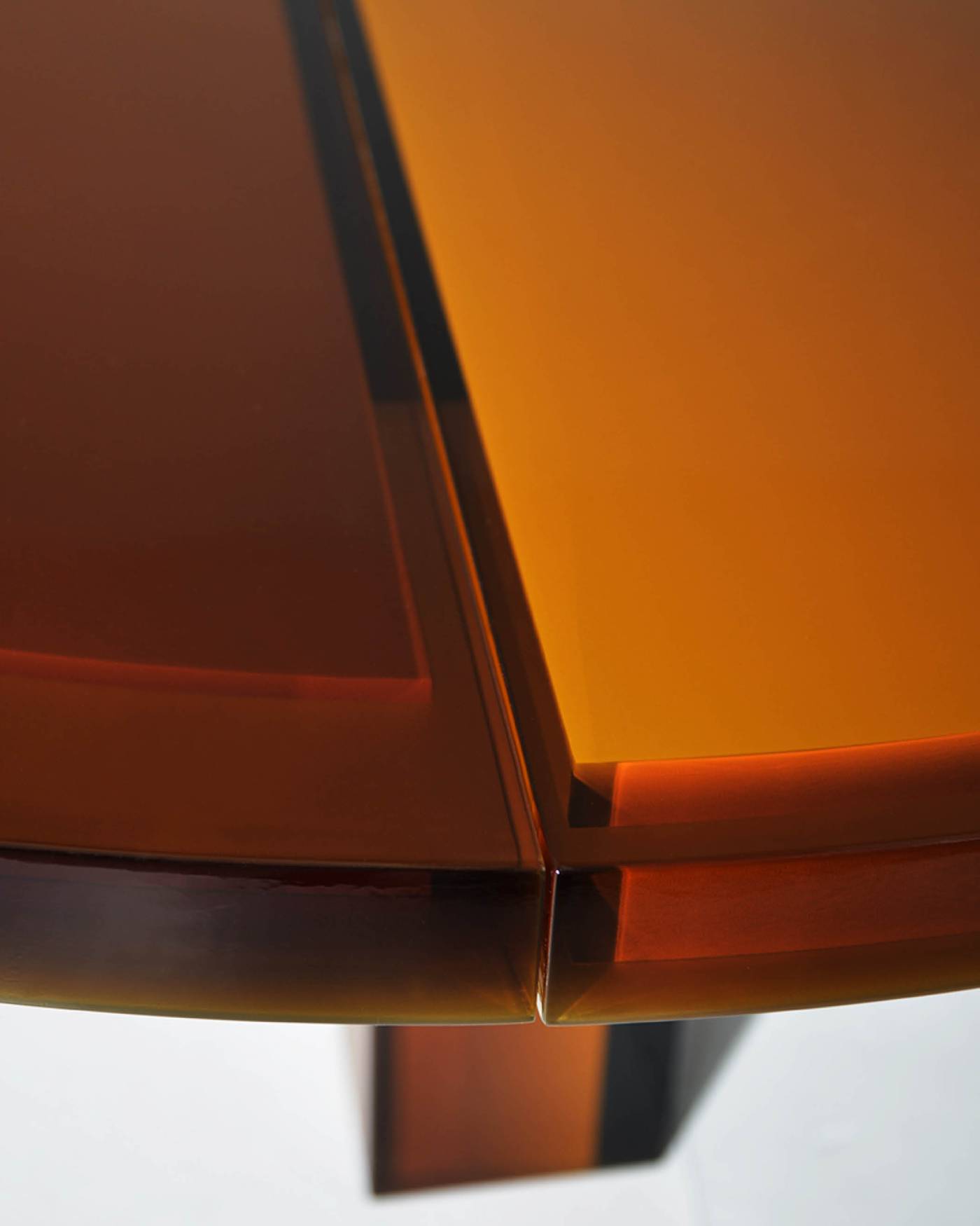 Hessentia-Dexter_table_05