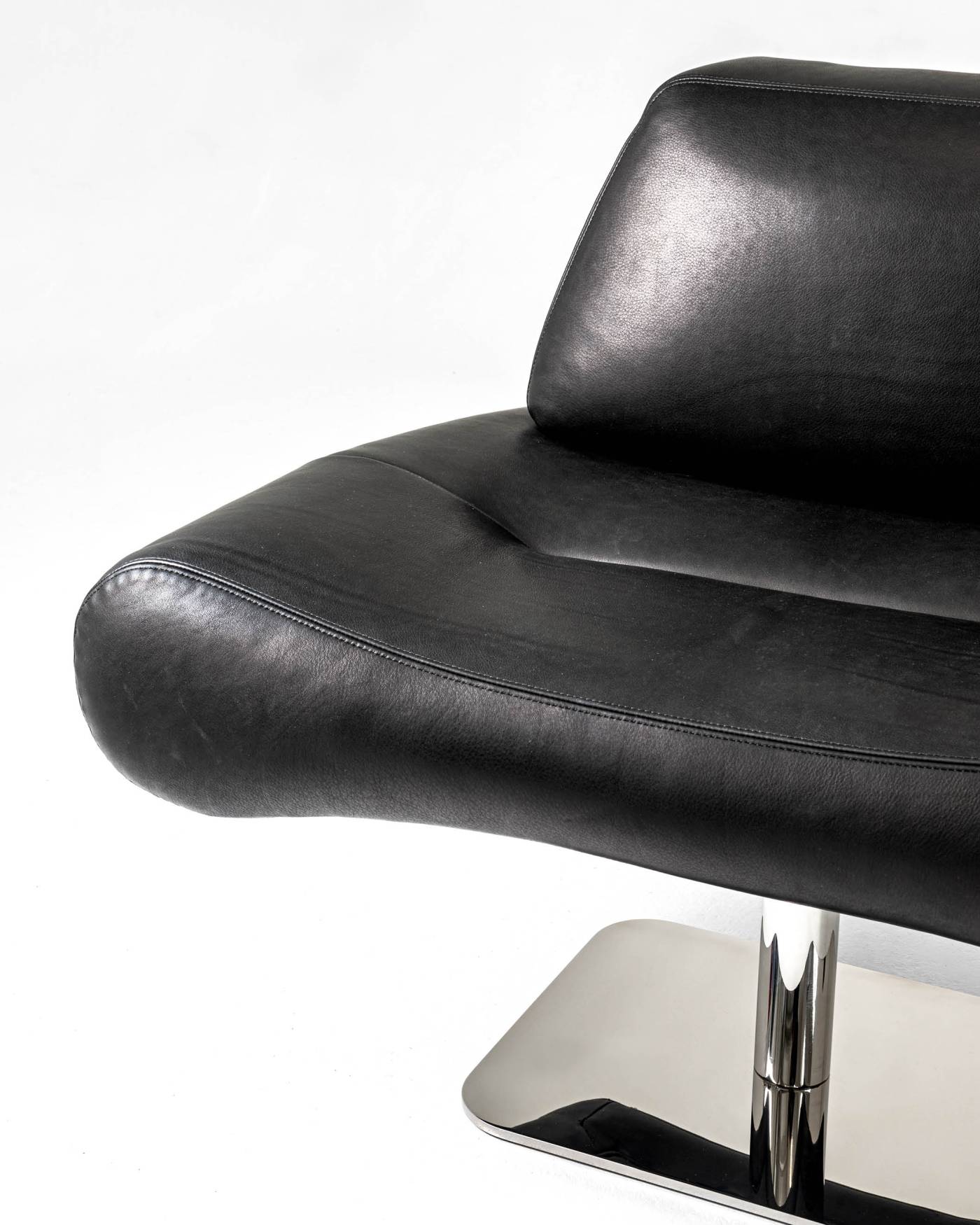Hessentia-Cozy_armchair_06