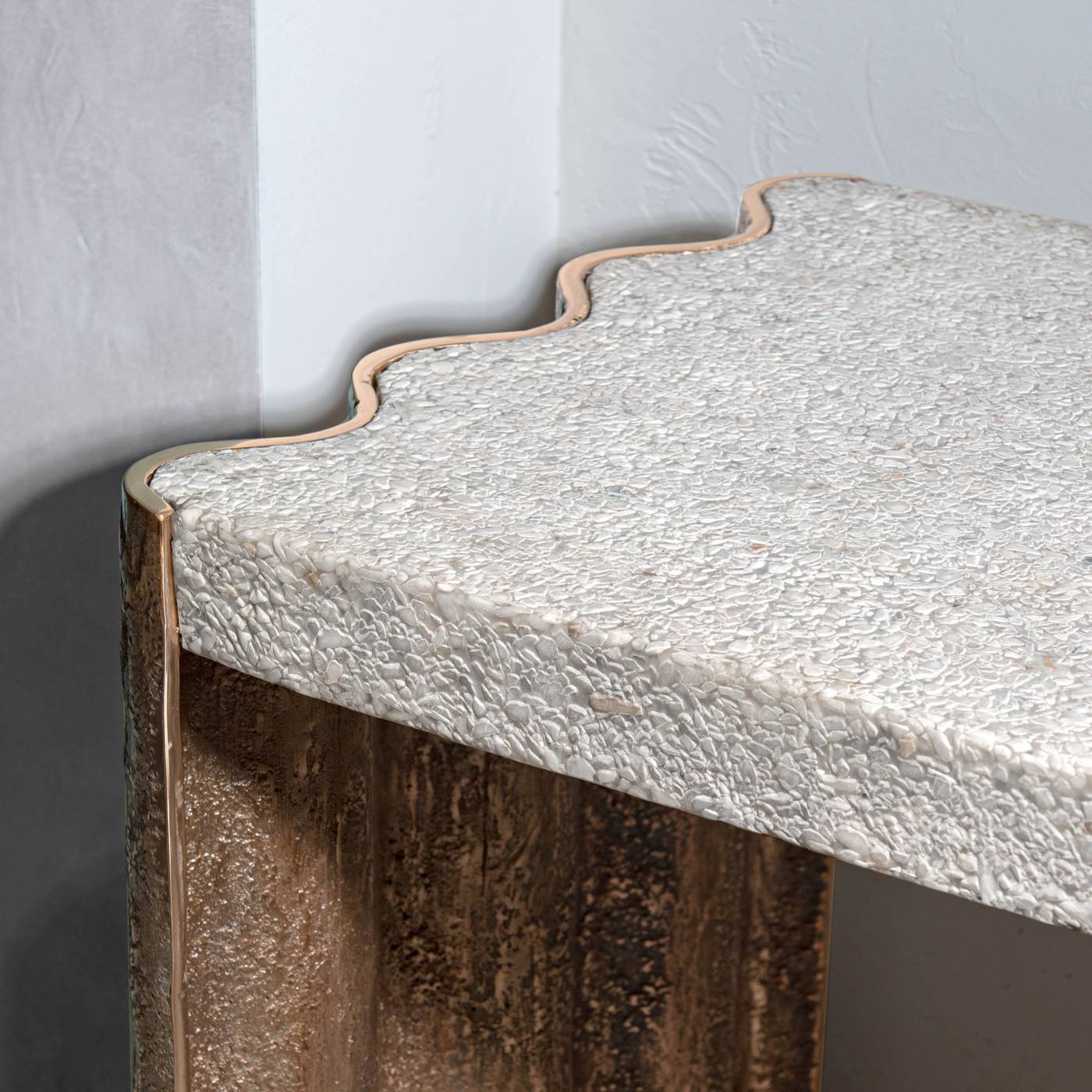 Hessentia-Flucta_console_04