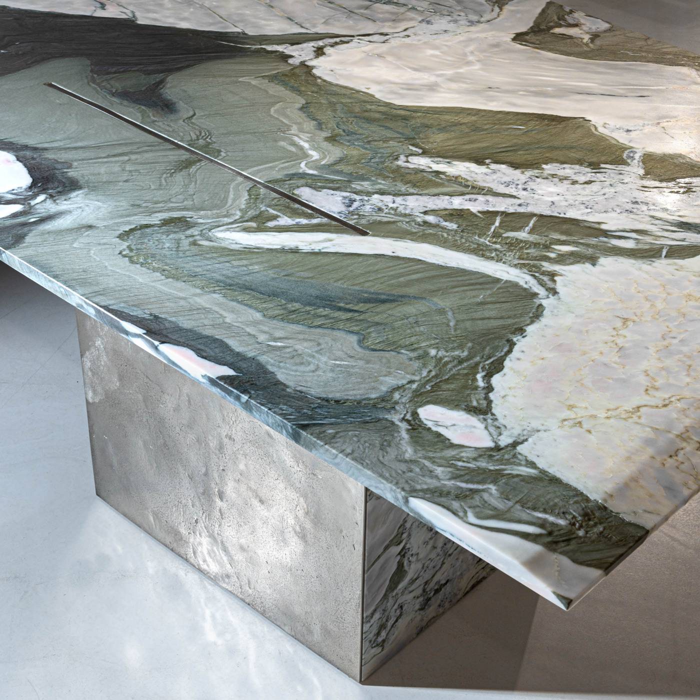 Hessentia-Opus_table_04