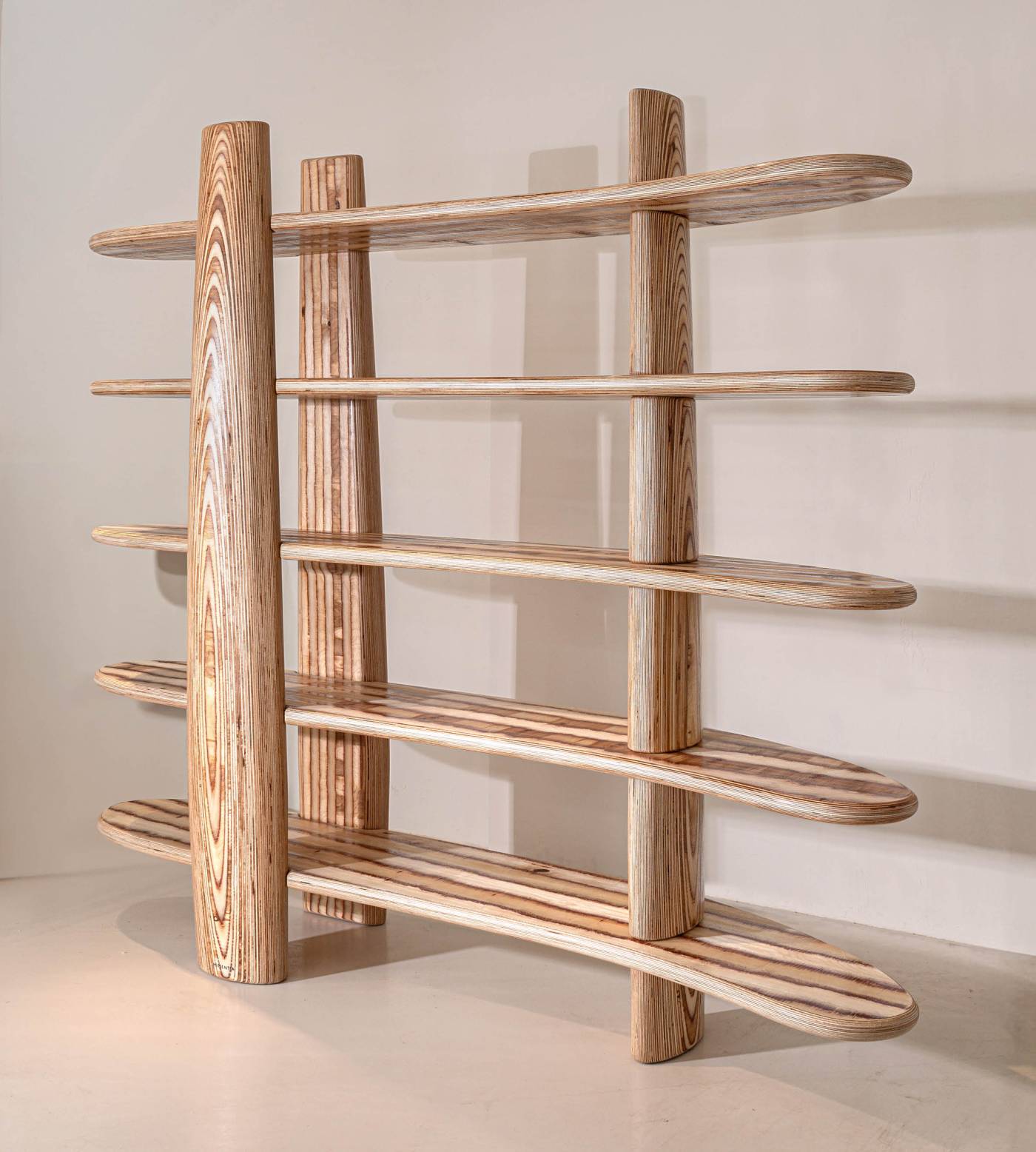 Hessentia-Makai_bookcase_03