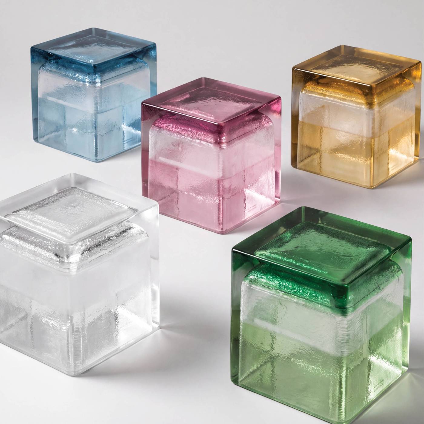 HessentiaXHollyHunt-Frost-side-table