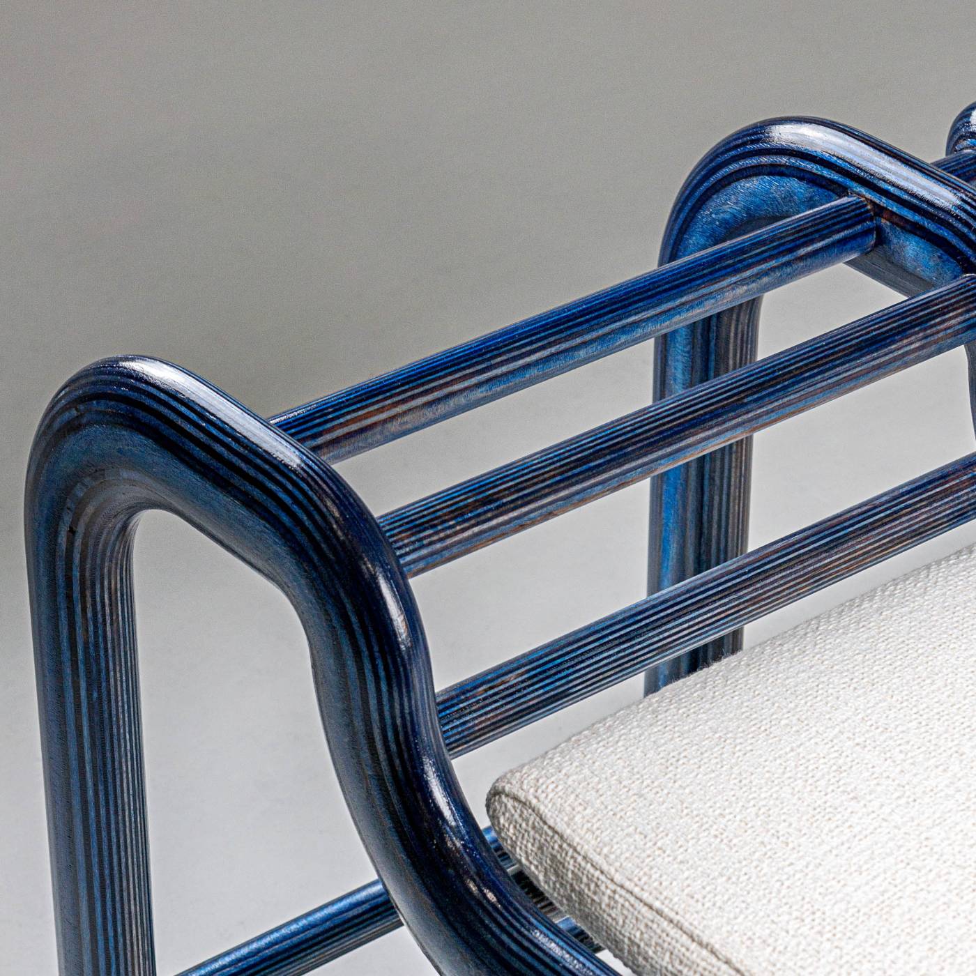 Hessentia-Itaca_bench_02