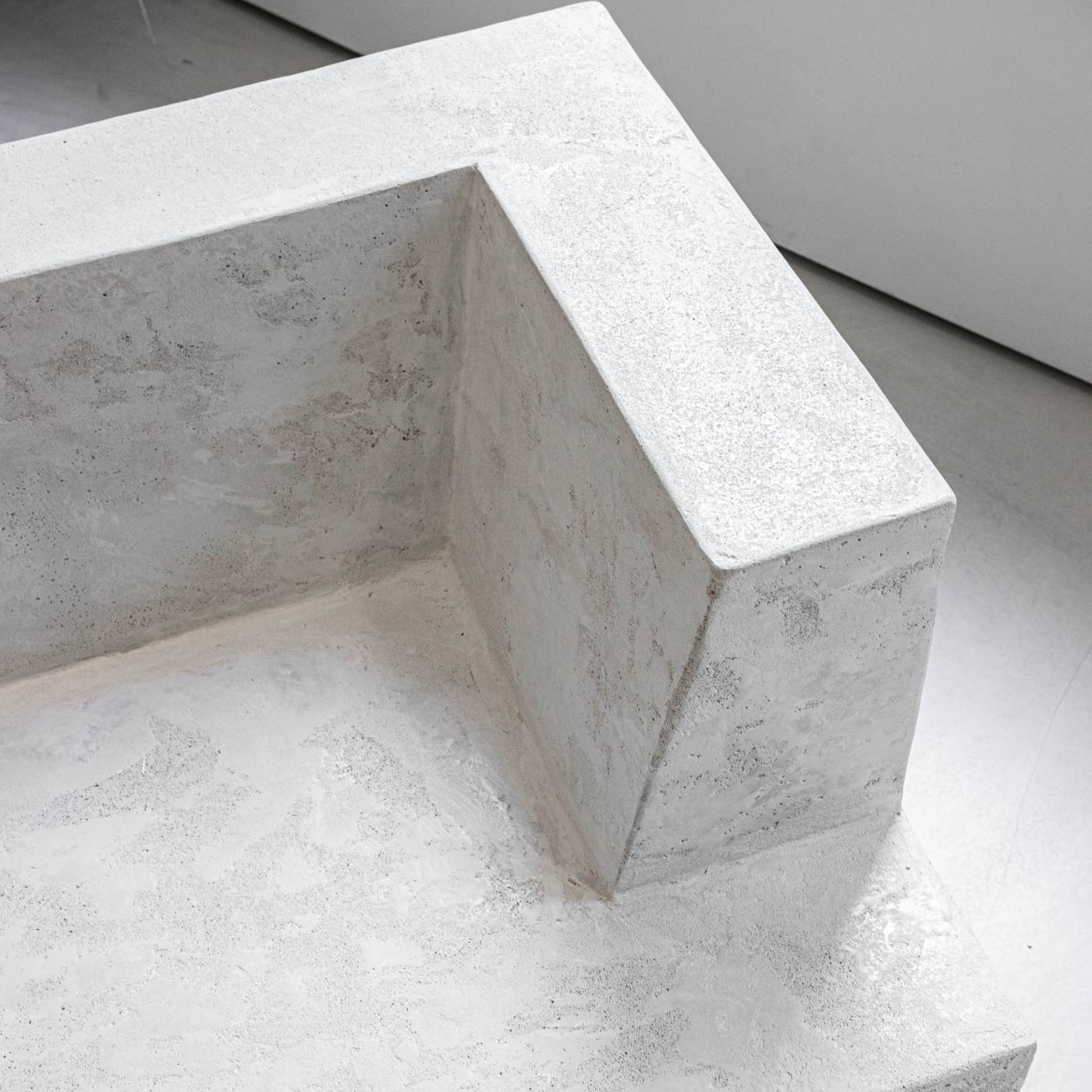 Hessentia-Wabi_armchair_02