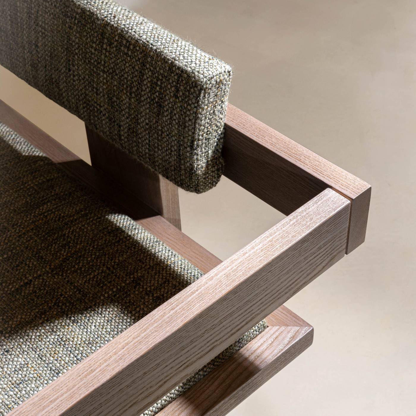 Hessentia-Kant.2100_armchair_02