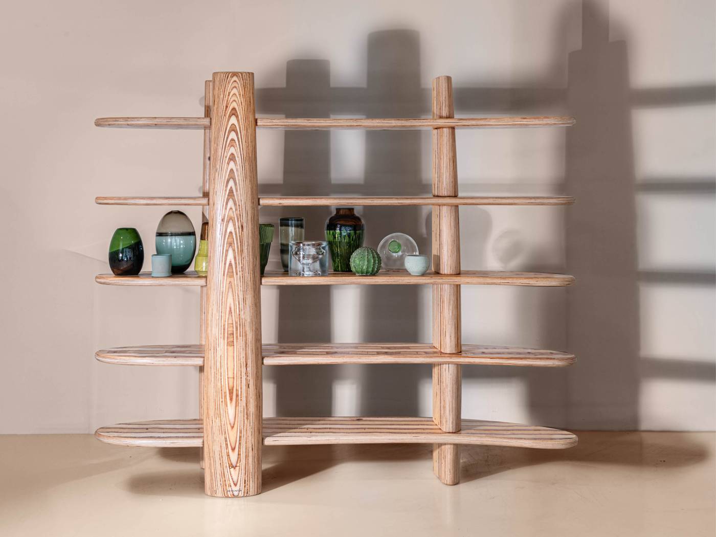 Hessentia-Makai_bookcase_05