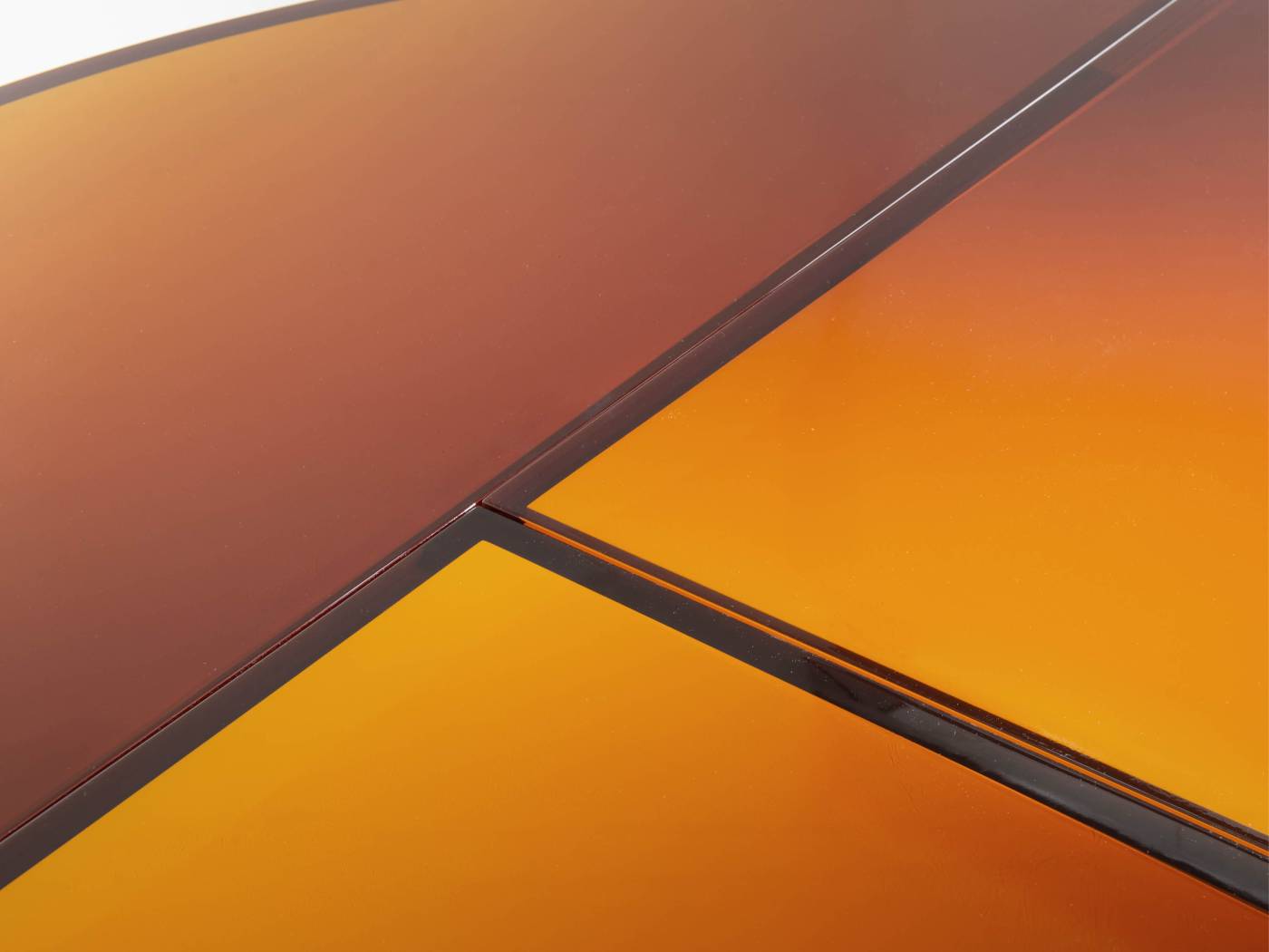 Hessentia-Dexter_table_02