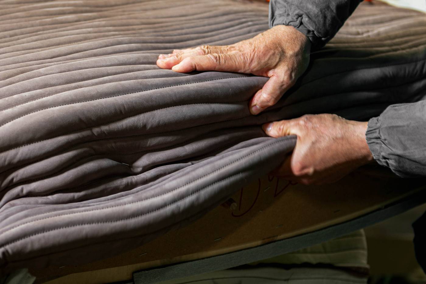 Hessentia-Embossed-embroidery-made-in-italy-05