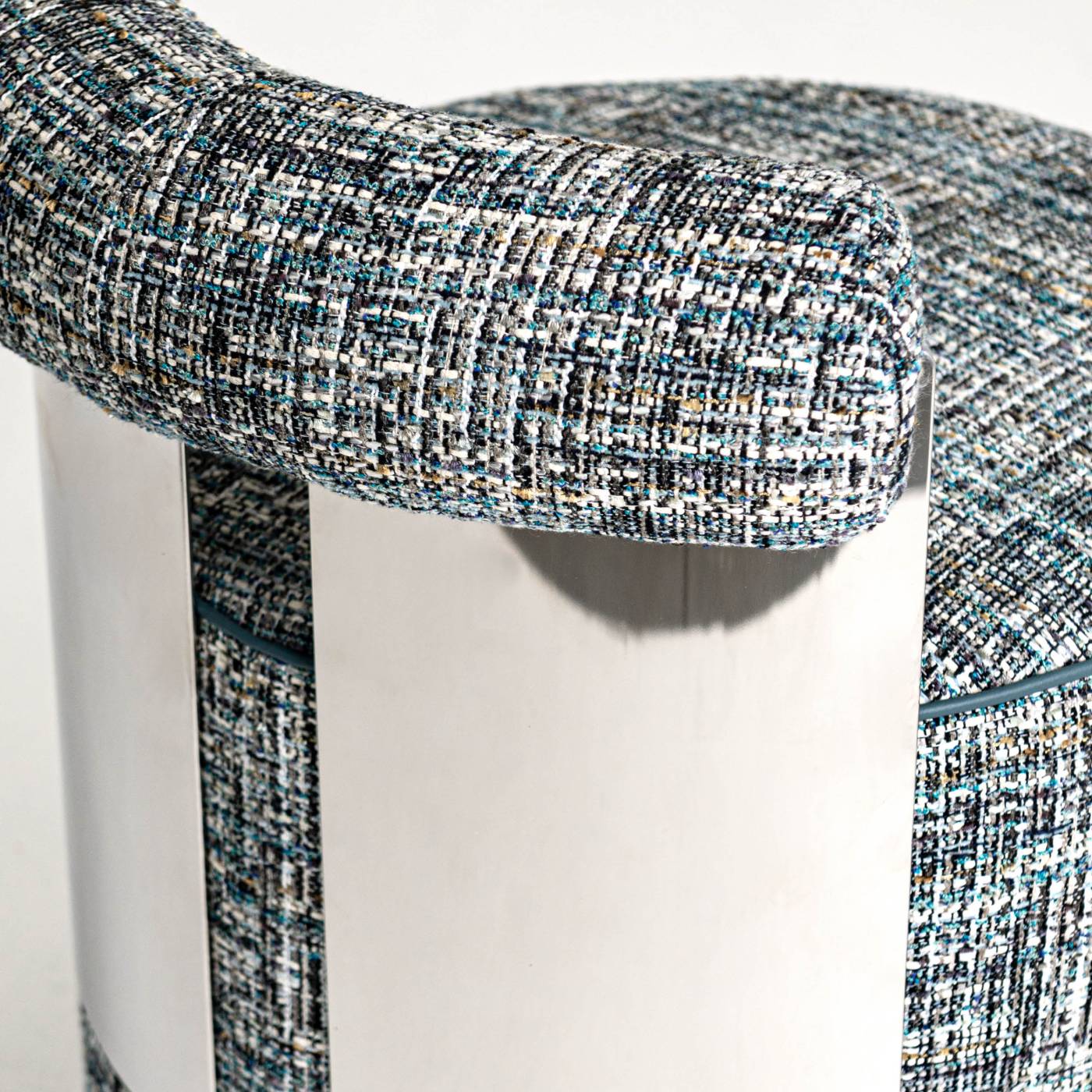 Hessentia-Shelly_pouf_02