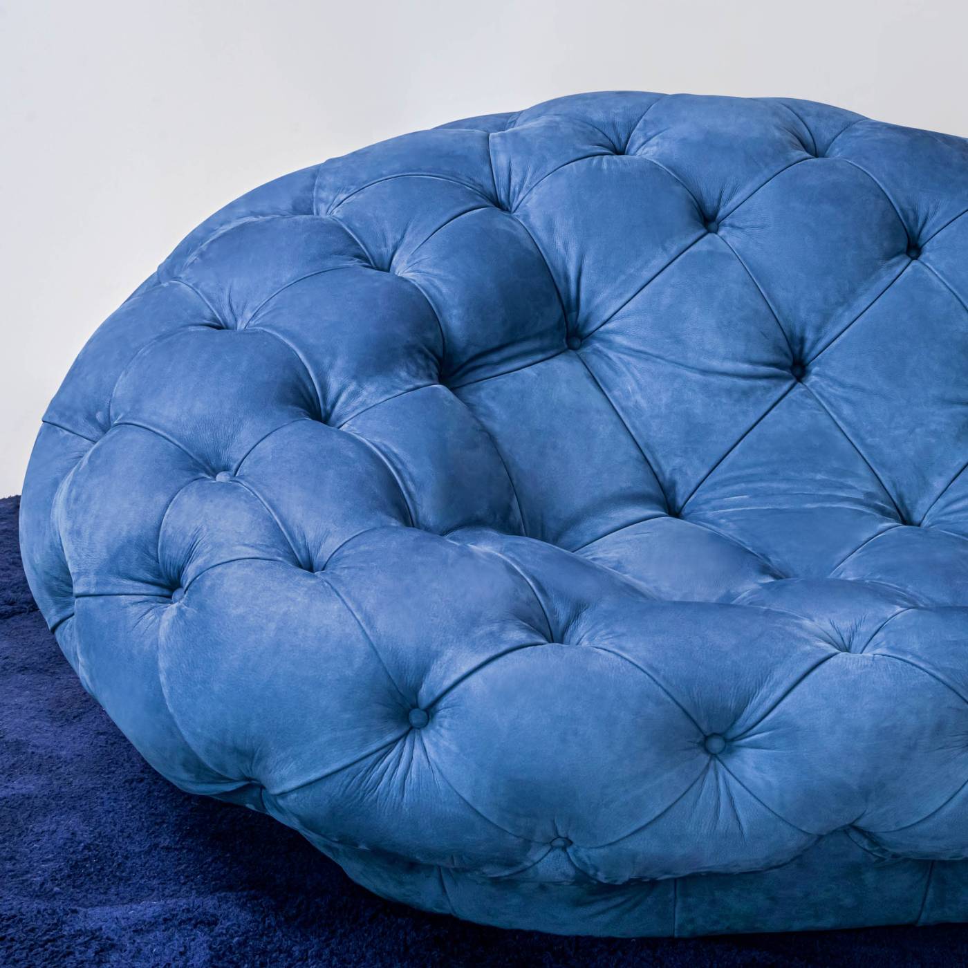 Hessentia-Jodie_sofa_02