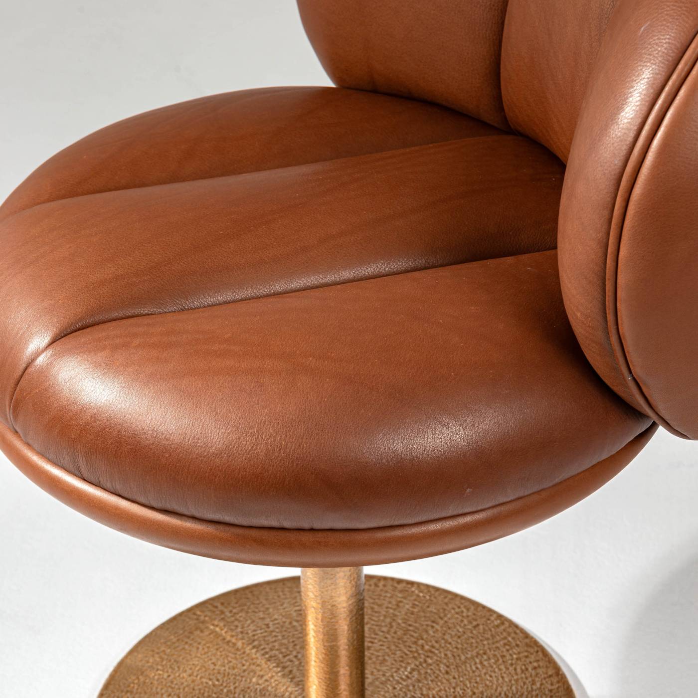 Hessentia-Coco.1040_armchair_08