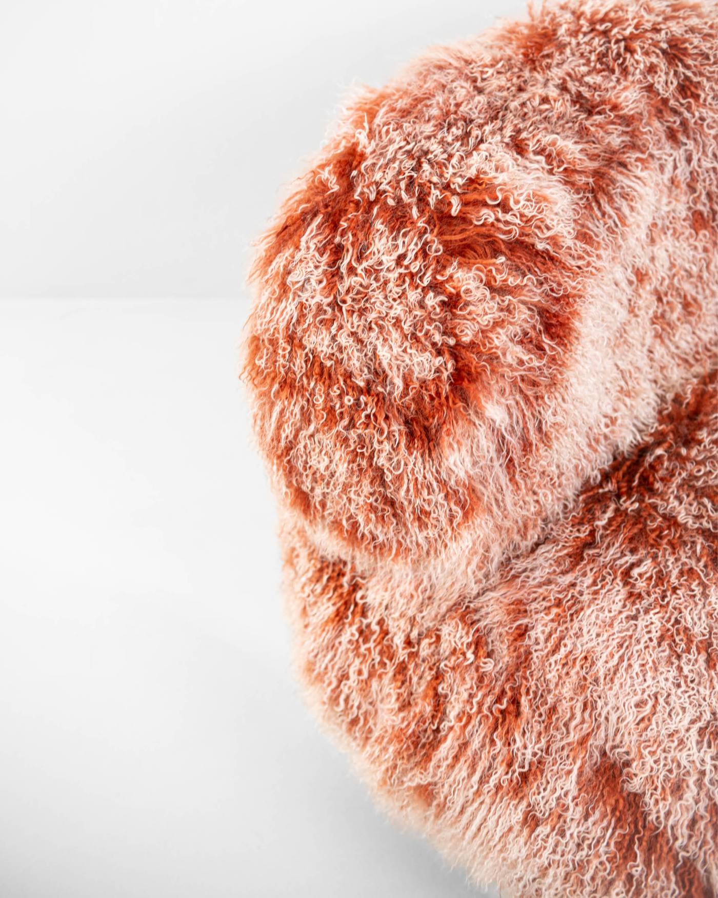 Hessentia-Lullaby.mo_armchair_05