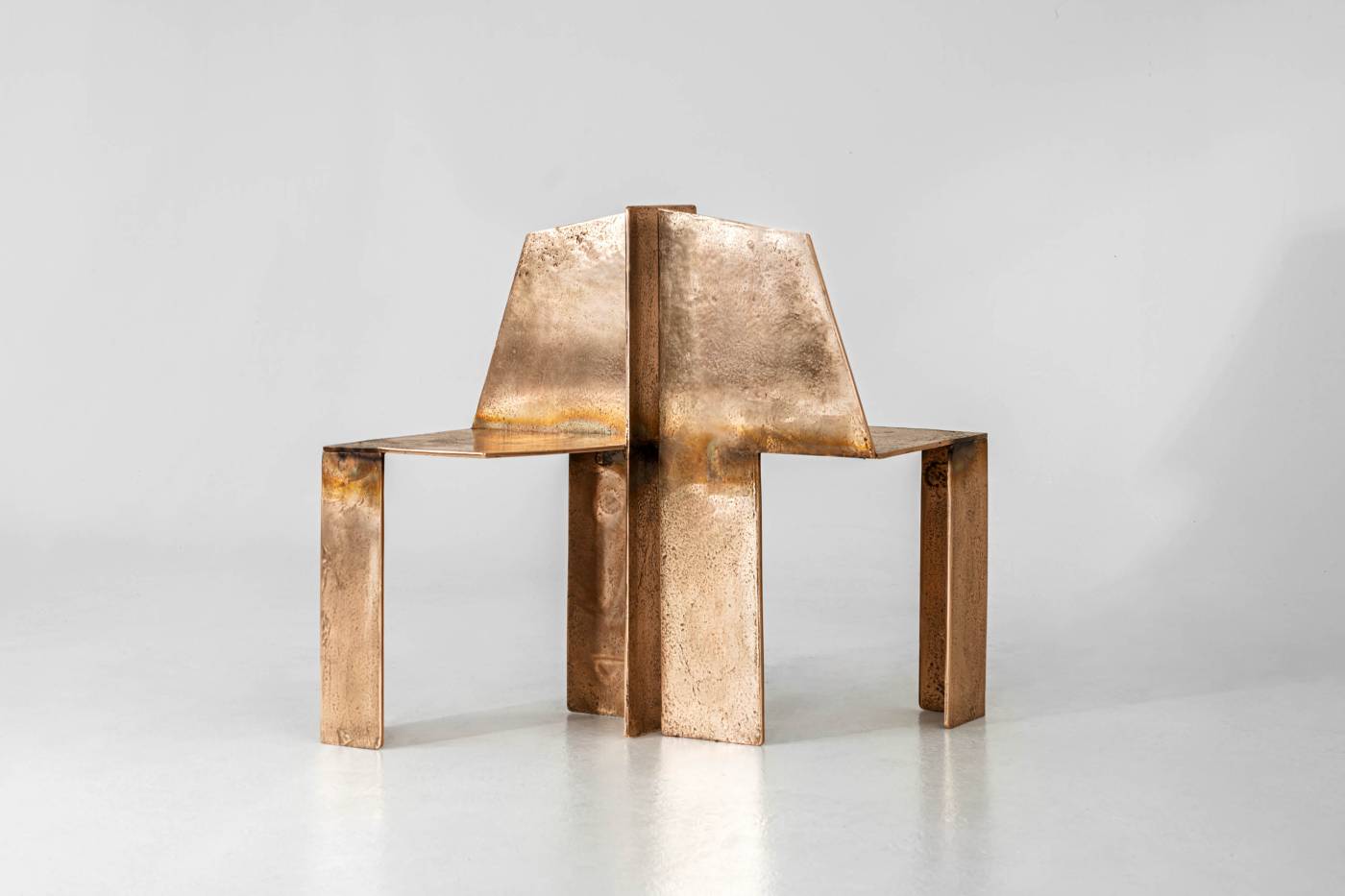 Hessentia-news-Cadrega-sand-cast-furniture-metal-bronze (6)