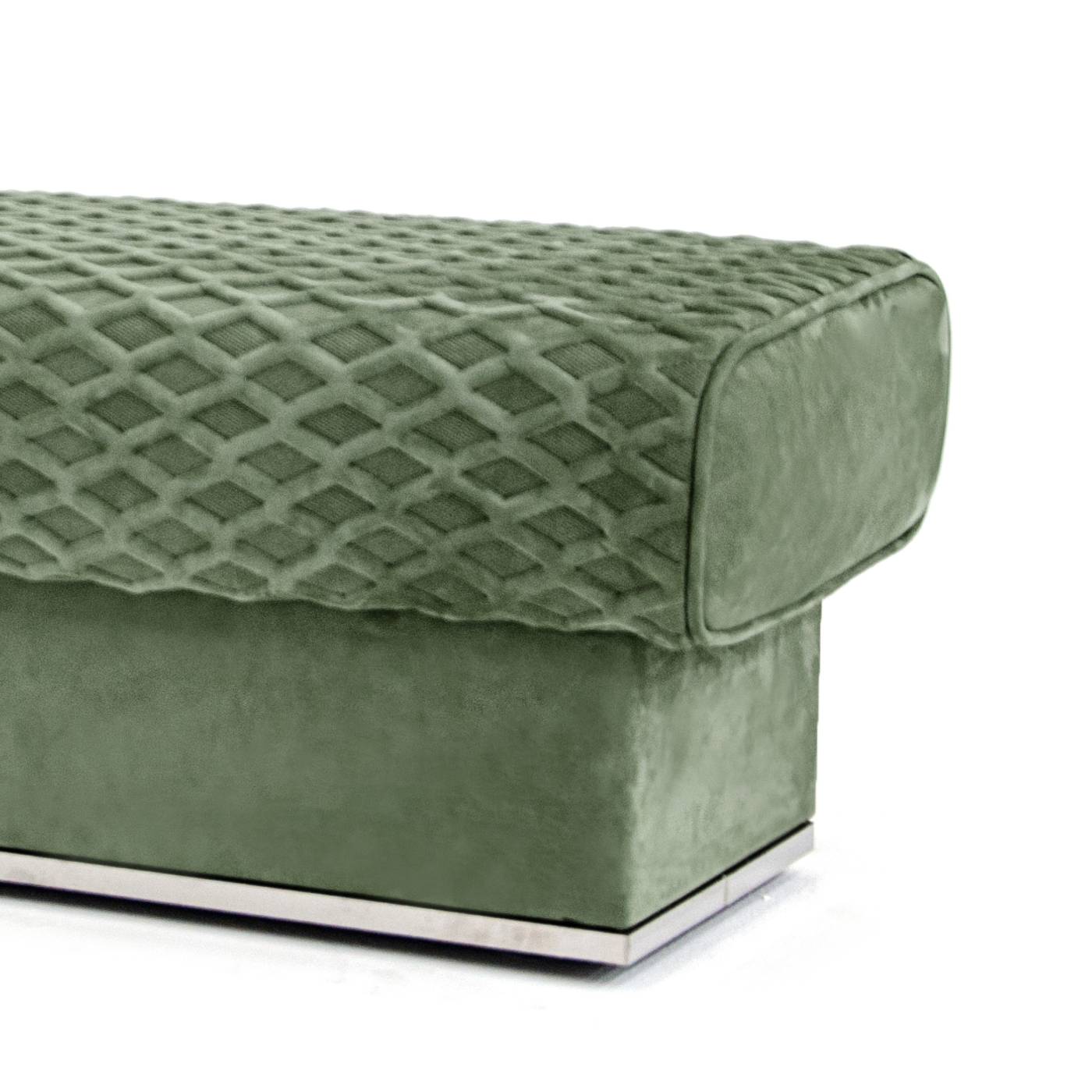 Hessentia-Hug.tr_bench_06