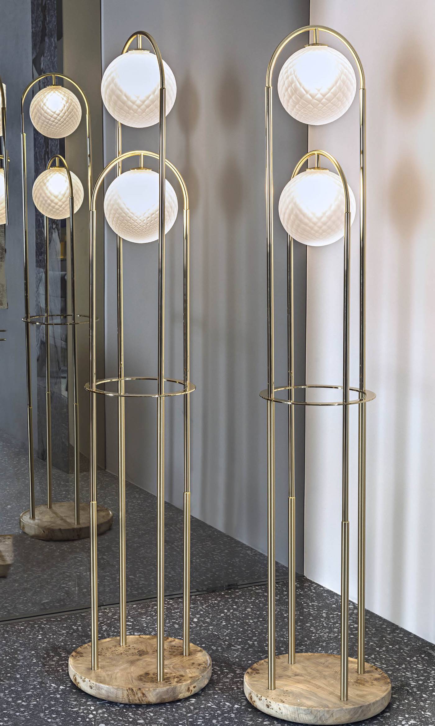 Hessentia-Heron_floor_lamp_03