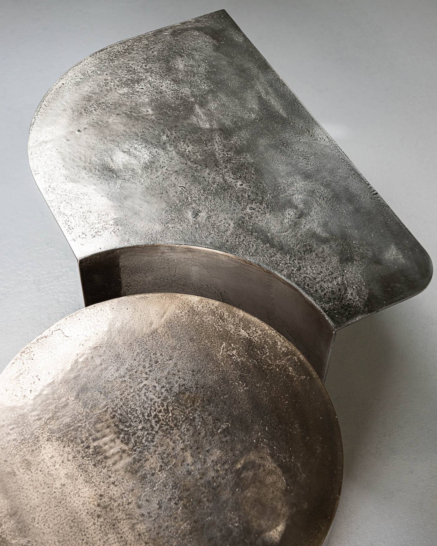 Hessentia-Axon.fu_coffee_table_02