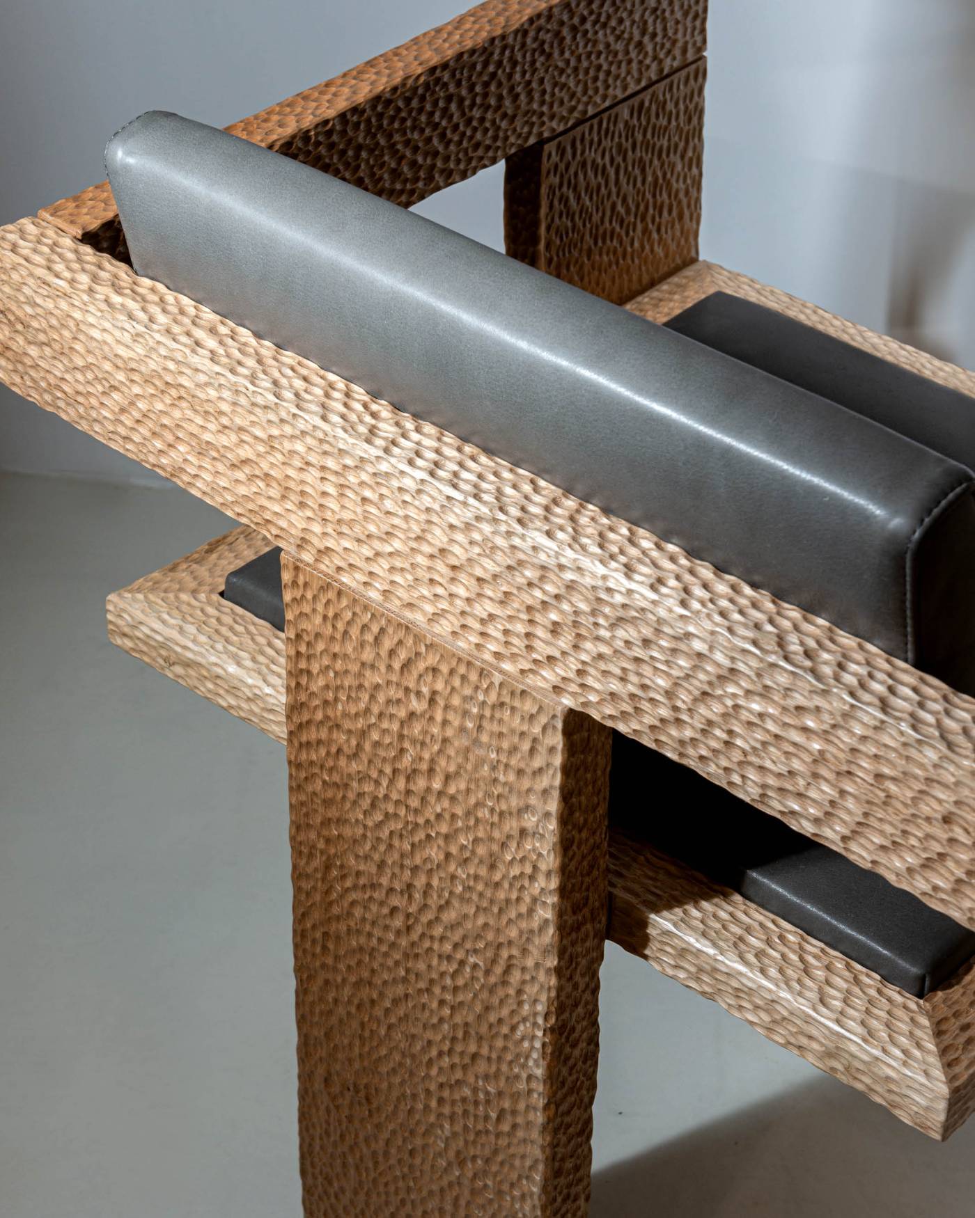Hessentia-Kantglam.1040_armchair_05