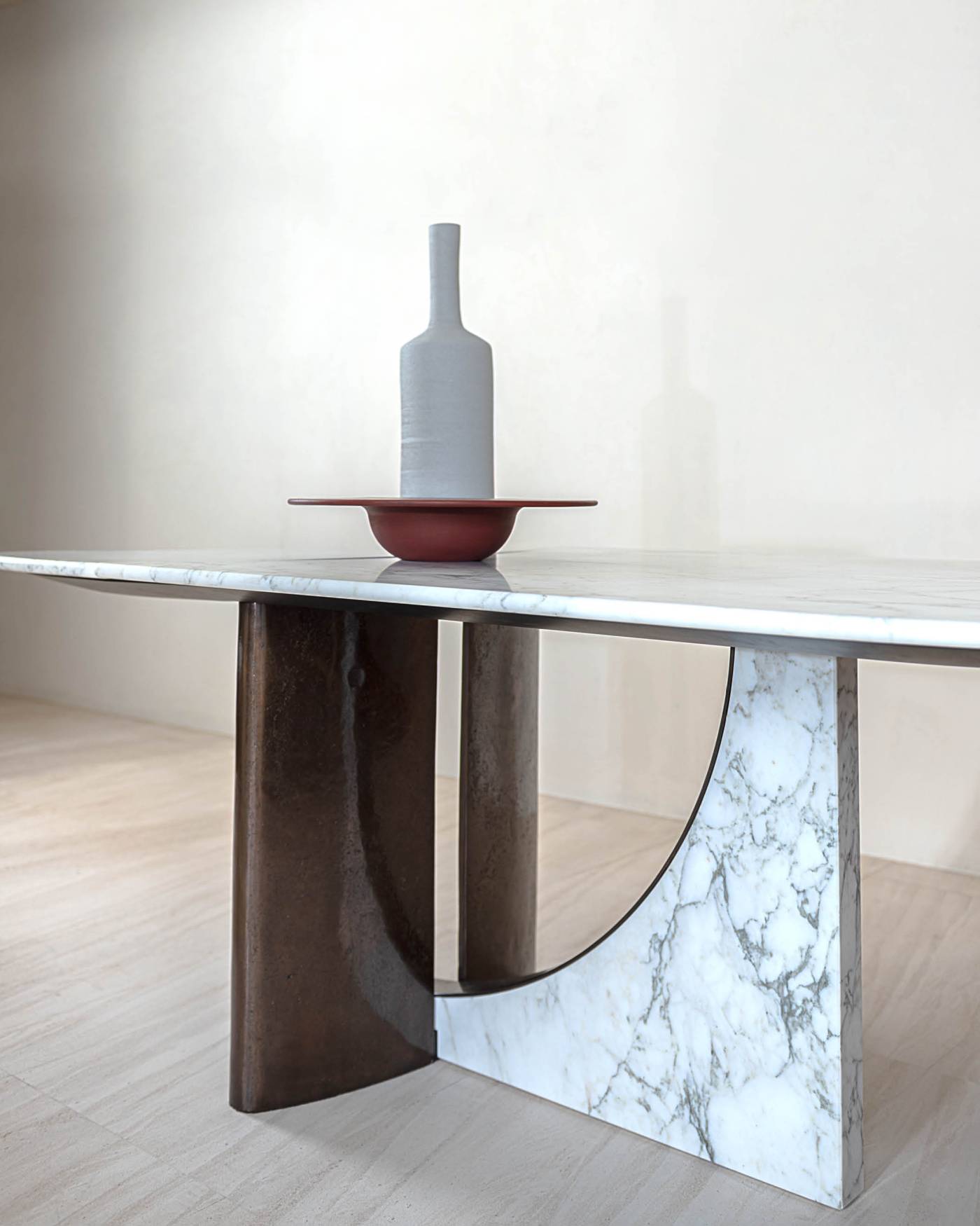 Hessentia-Spinnaker.b_rounded_table_03