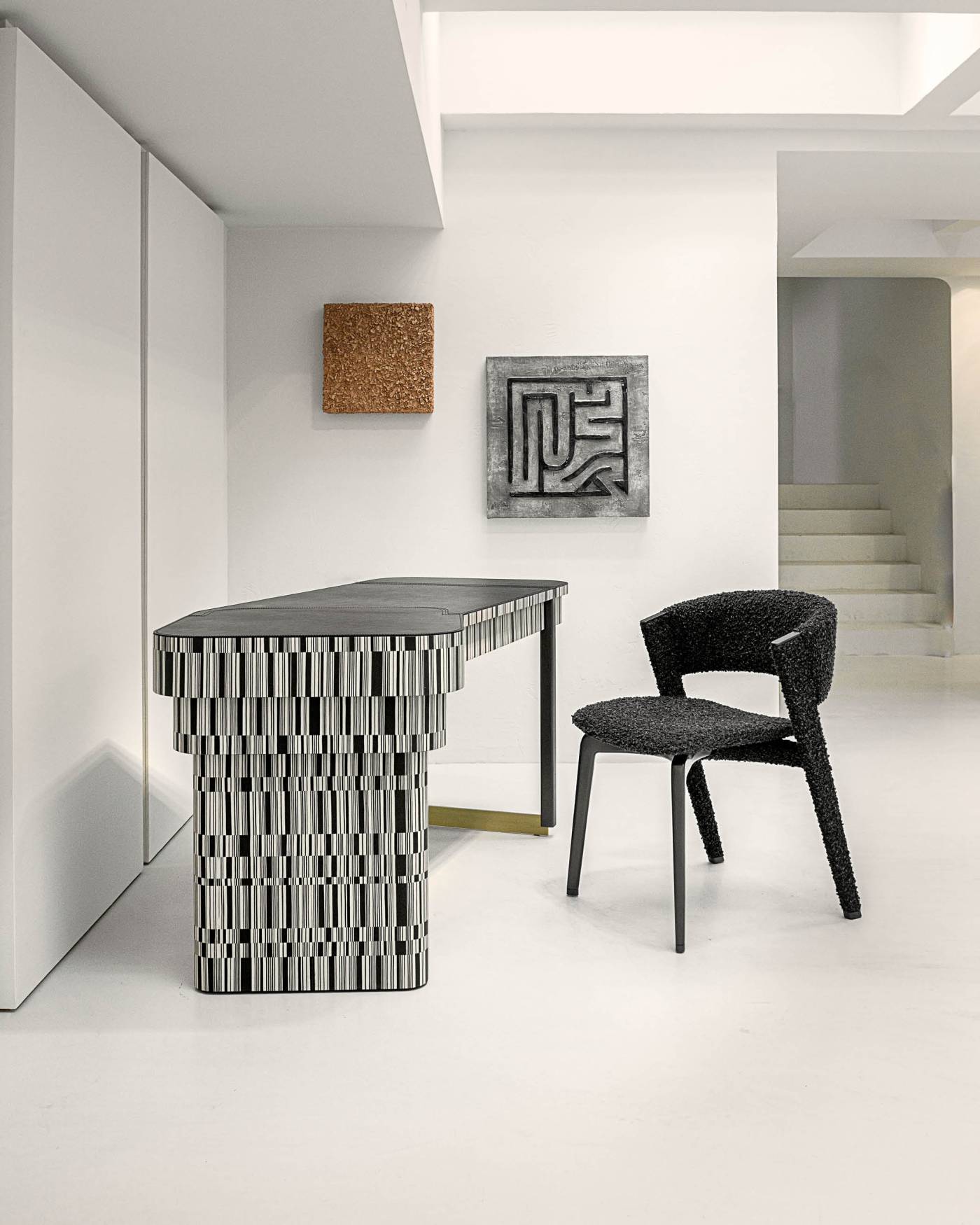 Hessentia-Enigma_writing_desk_05