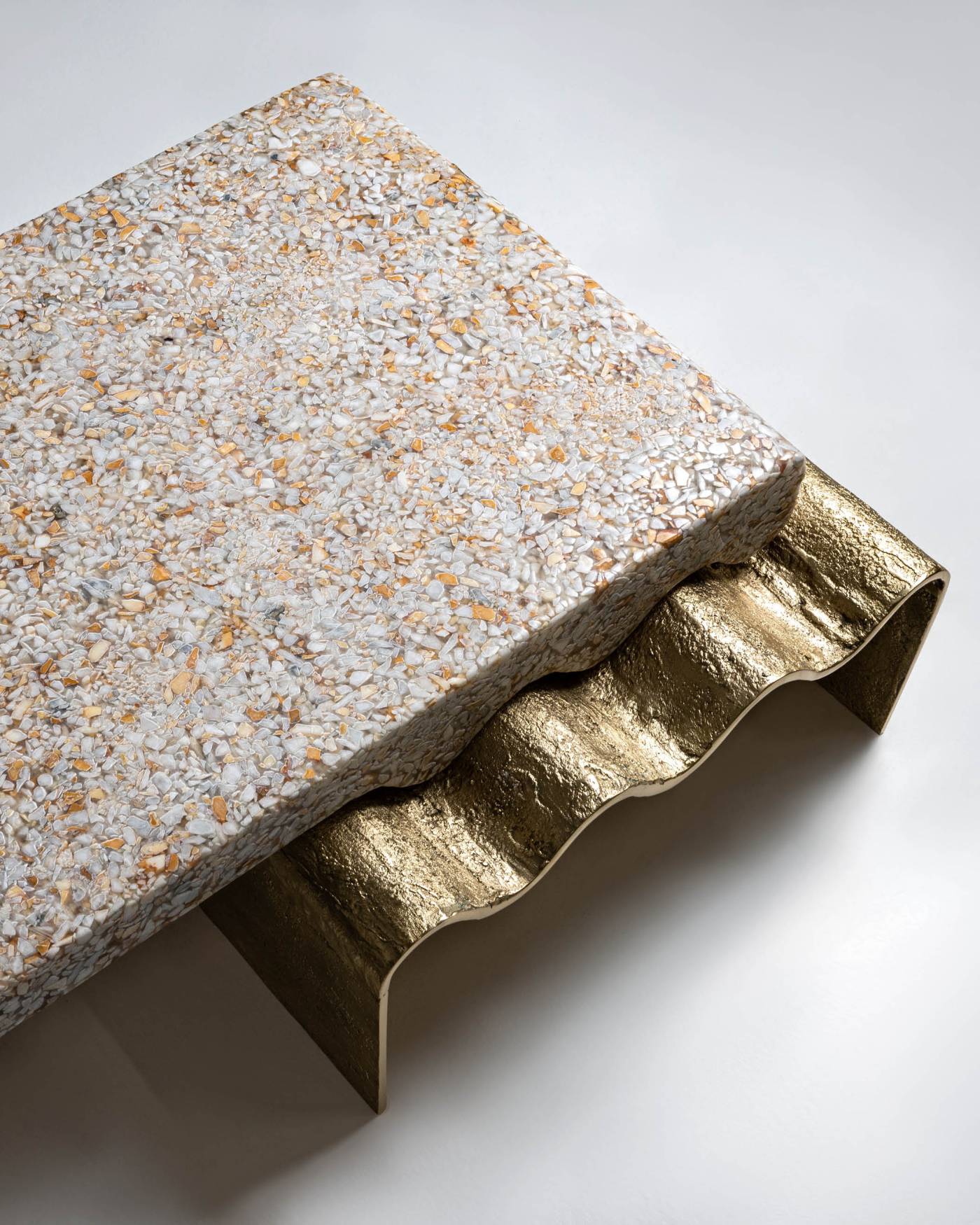 Hessentia-Flucta_coffee_table_03