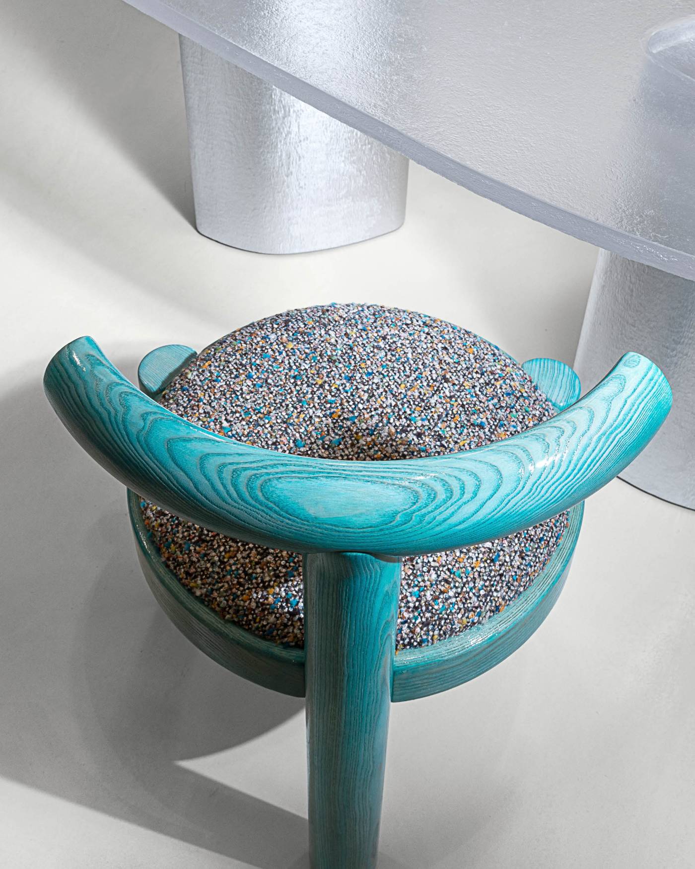 Hessentia-Tita.fn_chair_03