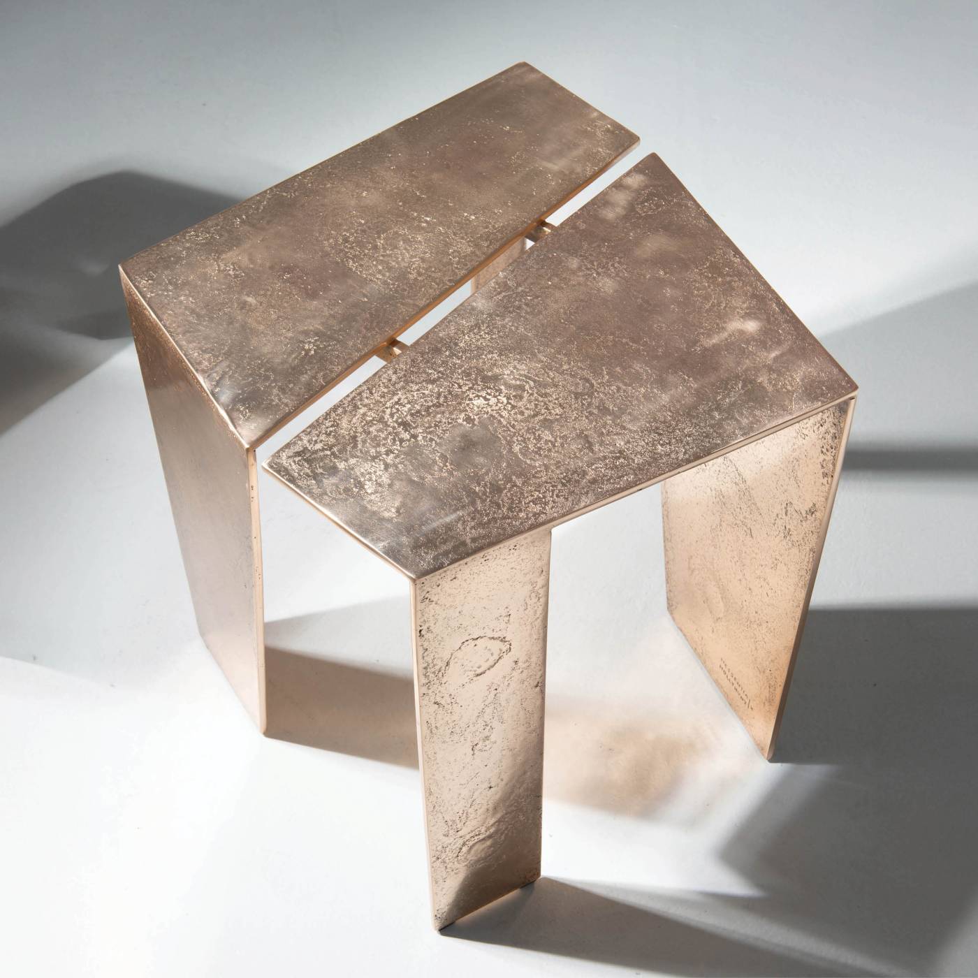 HessentiaXHollyHunt-Witty-side-table