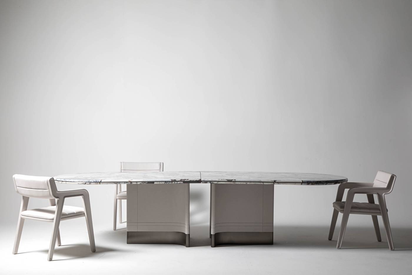 Hessentia-Adone_table_03