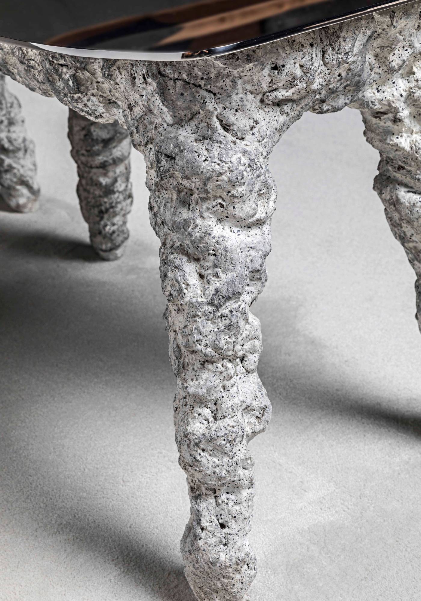 Hessentia-Blade_pouf_02