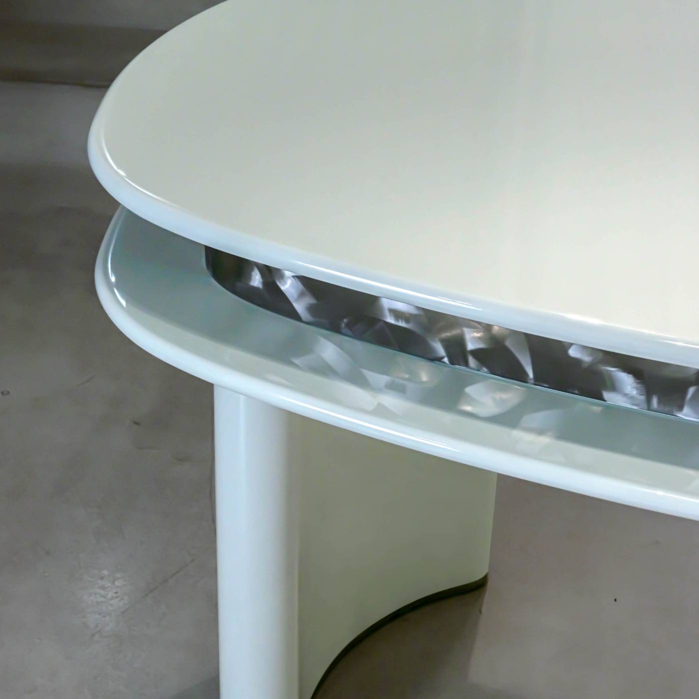 Hessentia-Gister_writing_desk_02