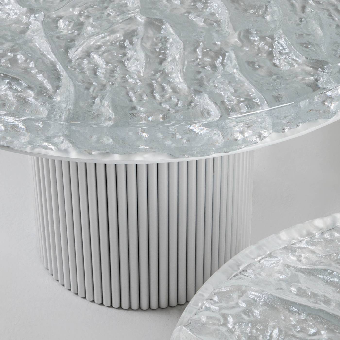 Hessentia-Miller.co_coffee_table_02