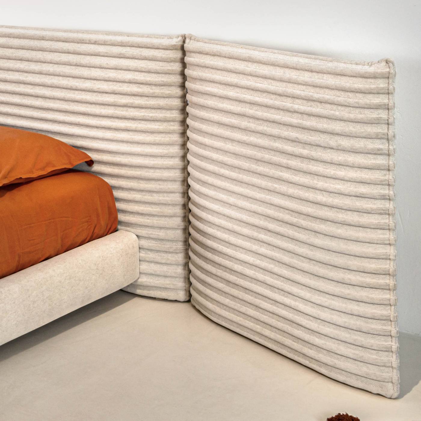 Hessentia-Dulcis_bed_02