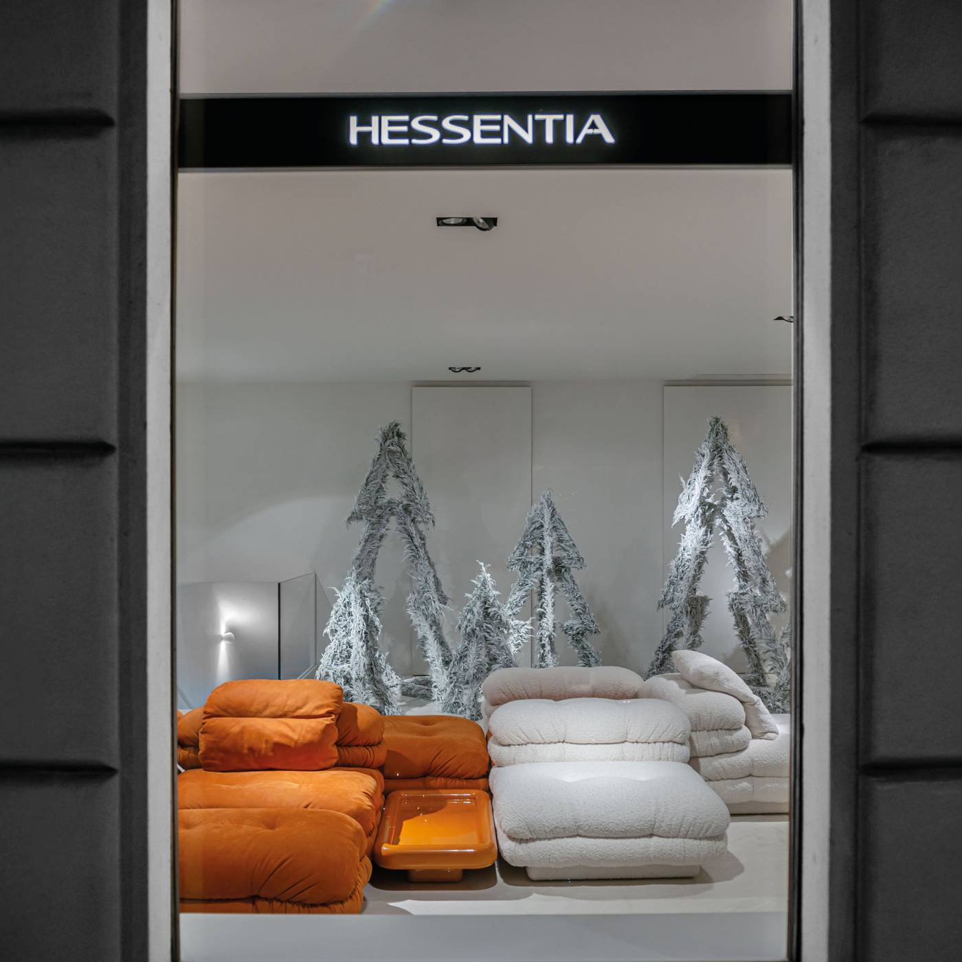 Hessentia Gallery Milano holiday_cv