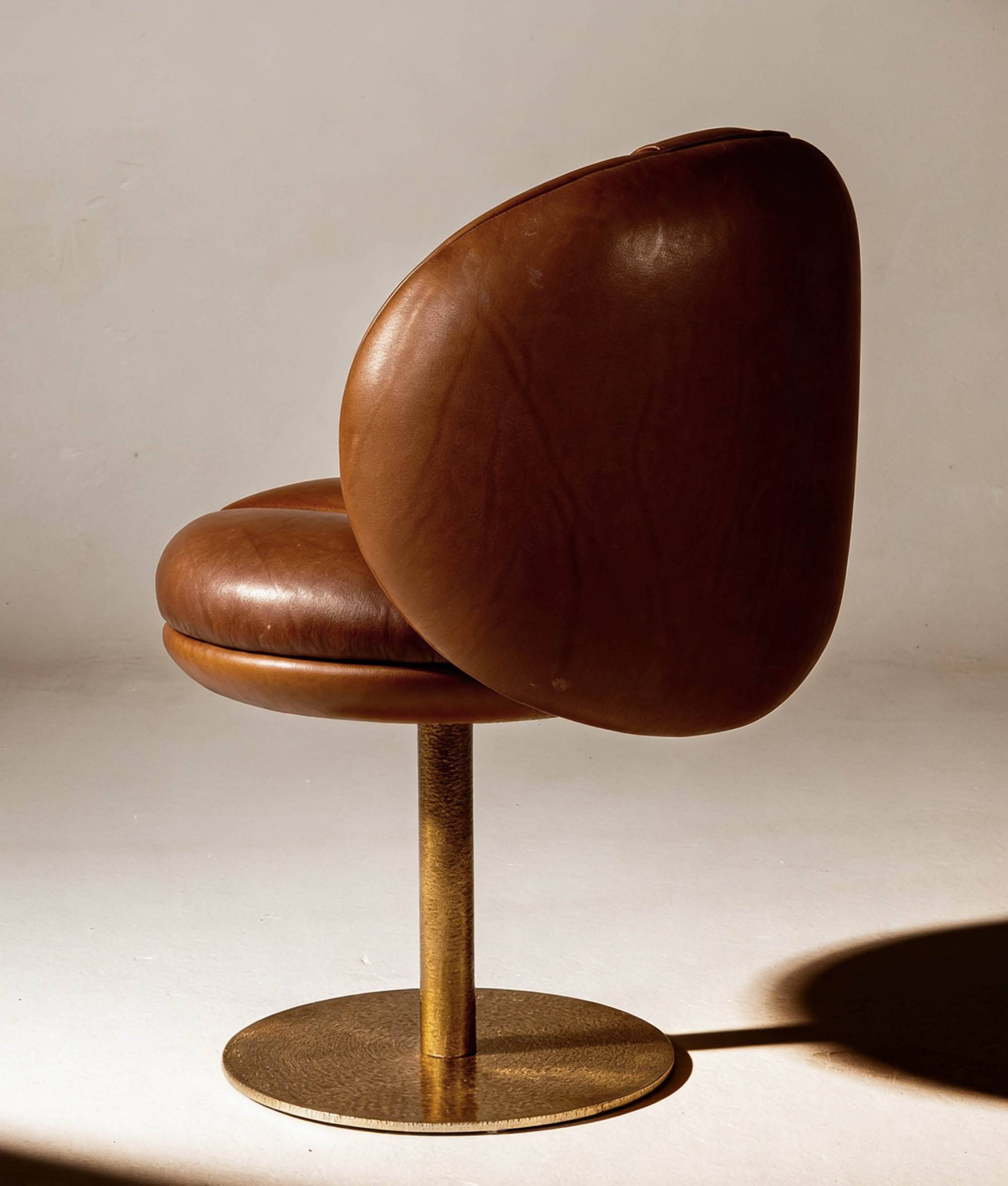 Hessentia-Coco.1040_armchair_04