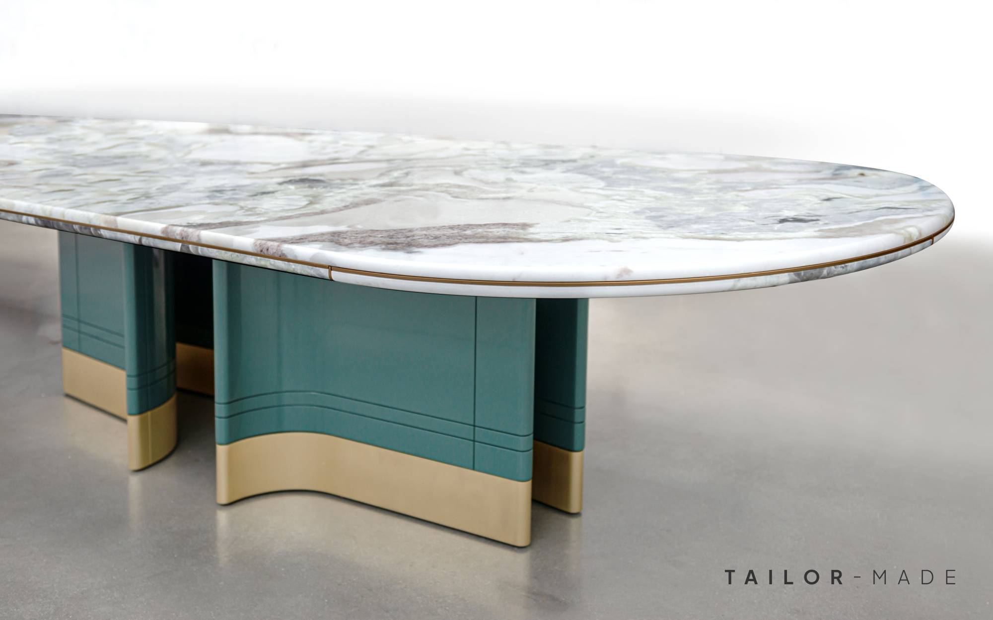 Hessentia-tailor-made-table