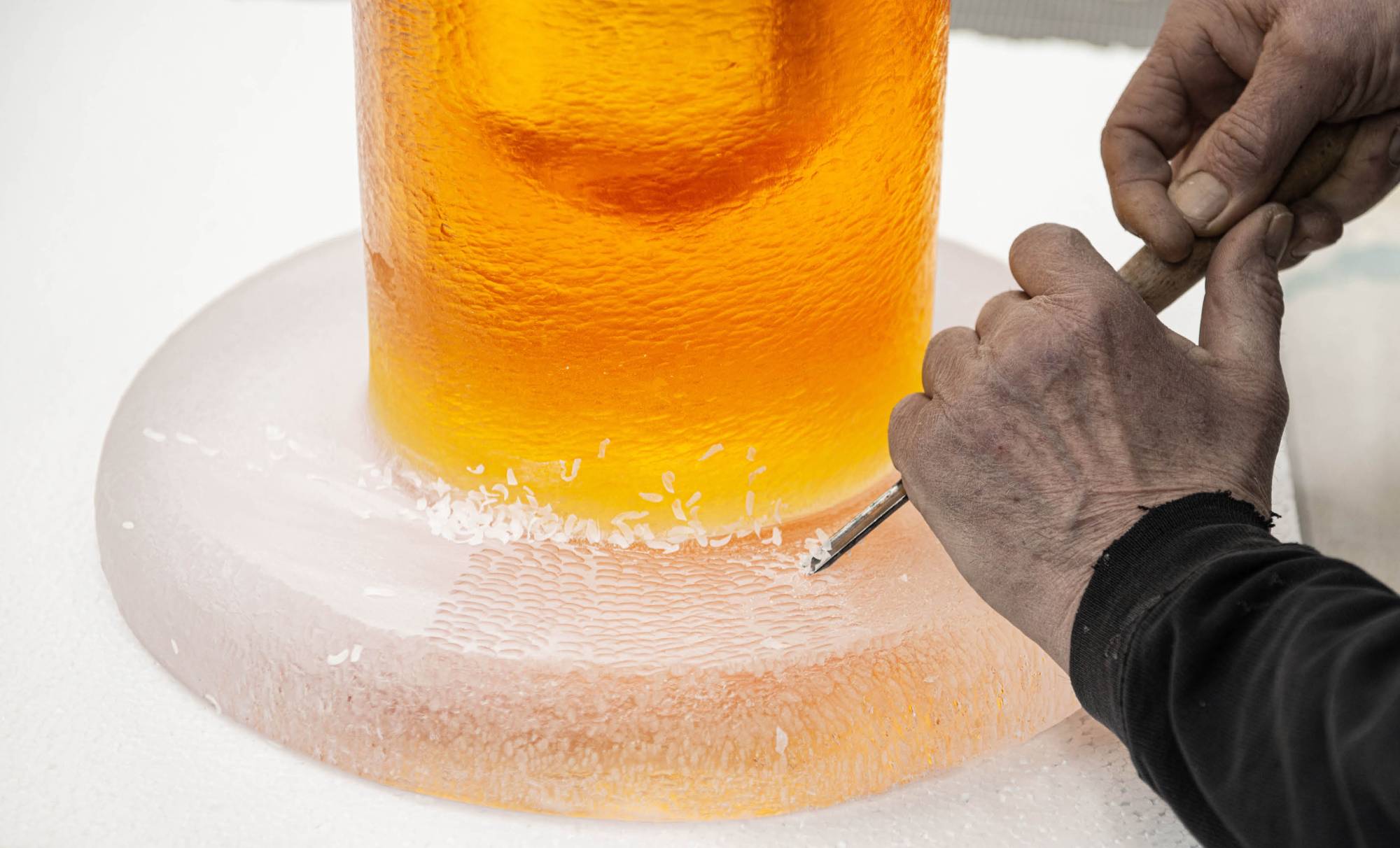 Hessentia-resin-made-in-italy-Momo-coffee-table6