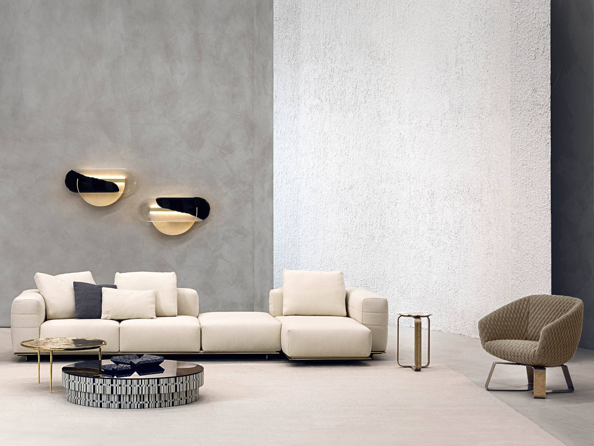 Hessentia-Demilune_wall_lamp_04