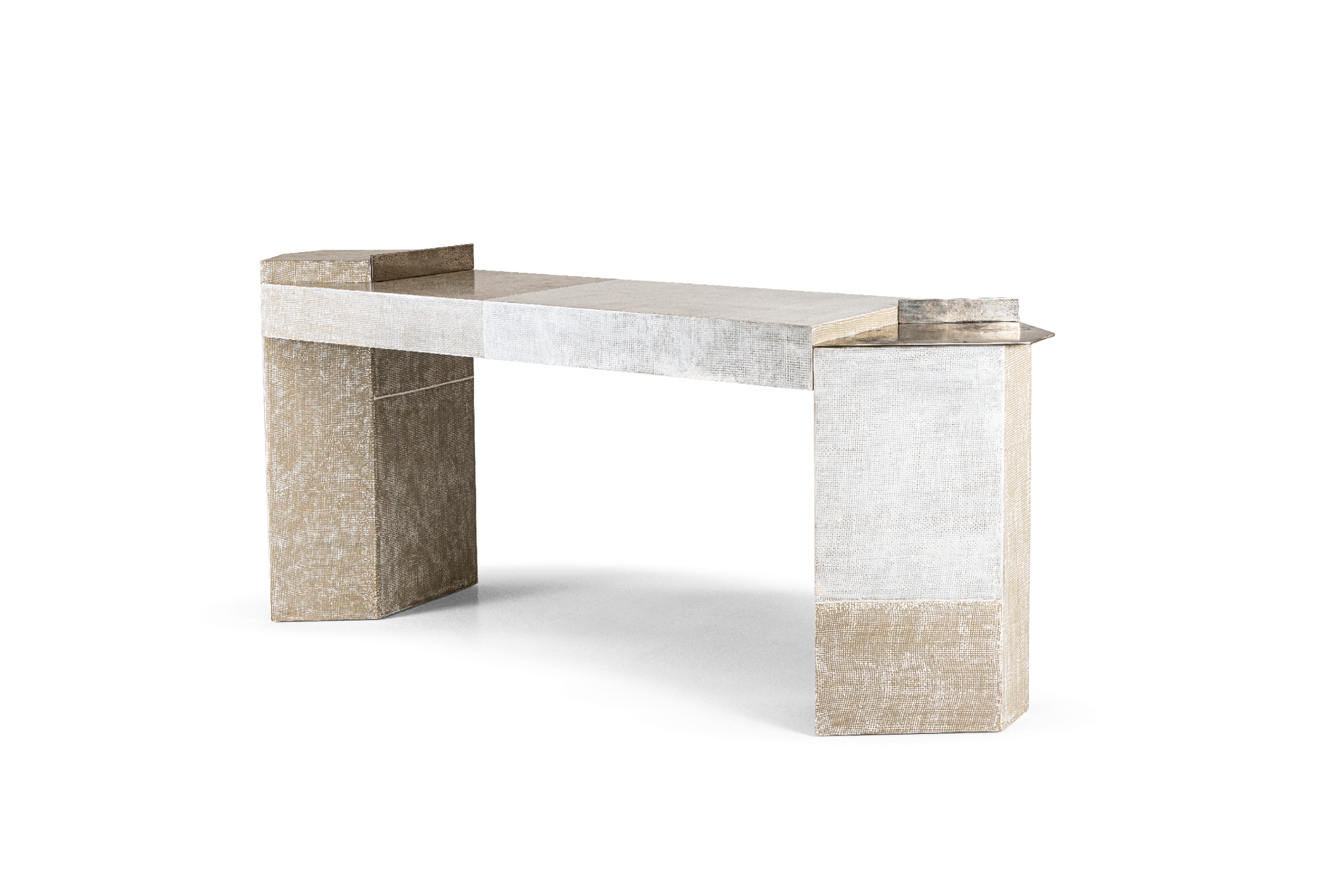 Hessentia-Pilar_console_01